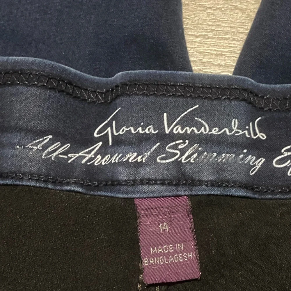 Gloria Vanderbilt Slimming Pull-On Jeans 14 - Picture 4 of 4
